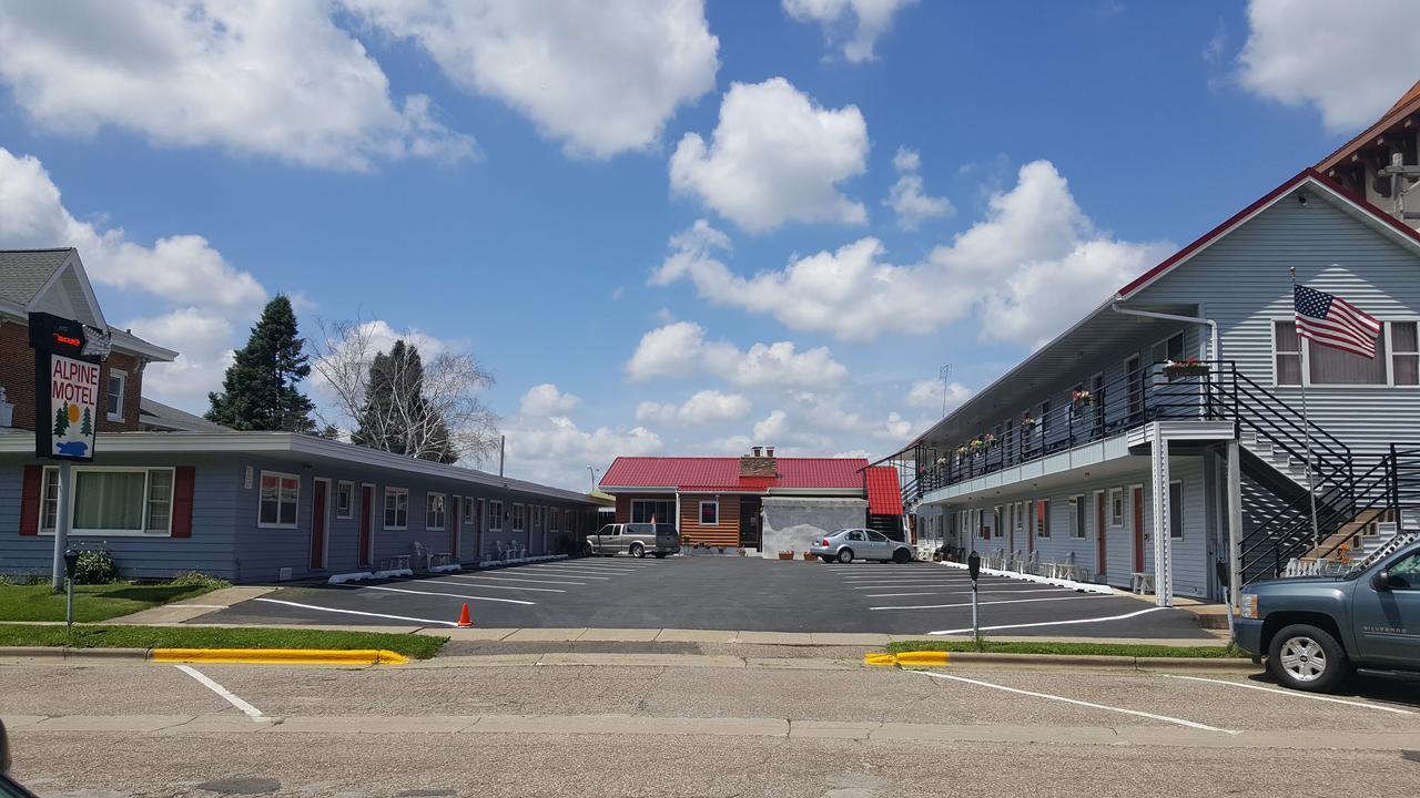 Alpine Motel In Heart Of Wisconsin Dells Downtown. Exterior foto