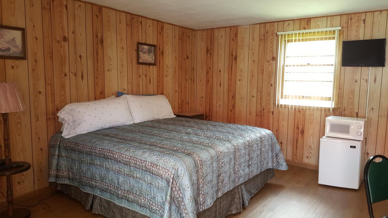 Alpine Motel In Heart Of Wisconsin Dells Downtown. Exterior foto