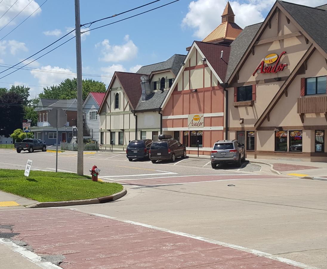 Alpine Motel In Heart Of Wisconsin Dells Downtown. Exterior foto